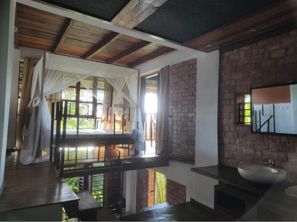 http://www.moemoealodge.com/wp-content/uploads/2023/06/Chambre-climatisee-5.jpg